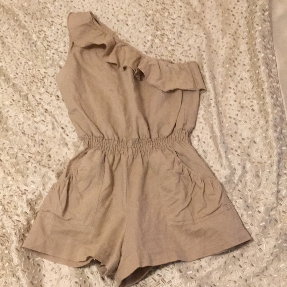 One shouldered romper
